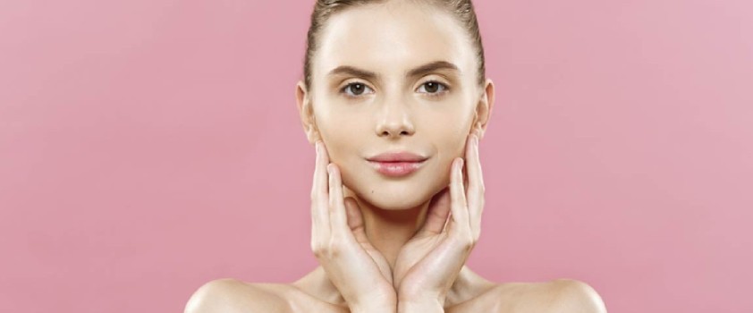 4 simples prácticas que ayudarán a tu piel para estar siempre bella y joven